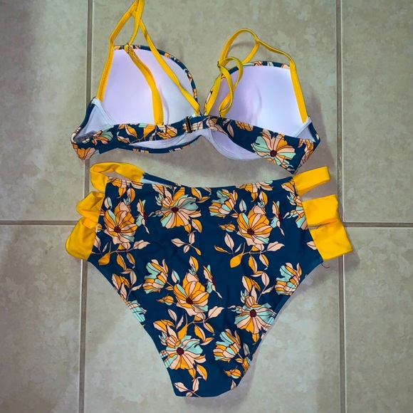 SHEIN Women’s Floral Print Underwire High Waisted Swimsuit - Picture 3 of 4